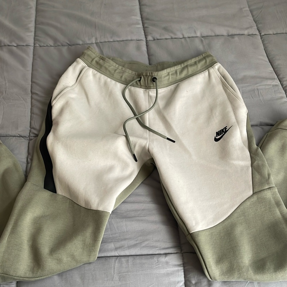 Nike tech sz S
